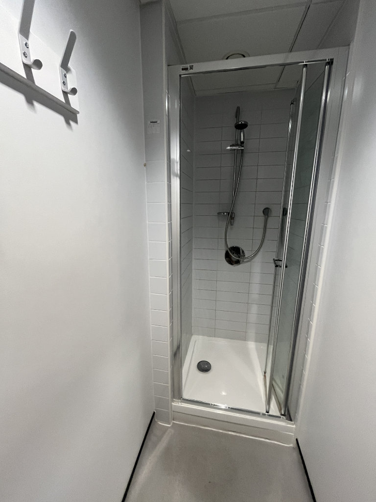 MSB Unisex Showers